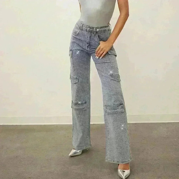 Medium Wash Curvy Women's Flap Pocket Side Cargo Mid Ride Jeans